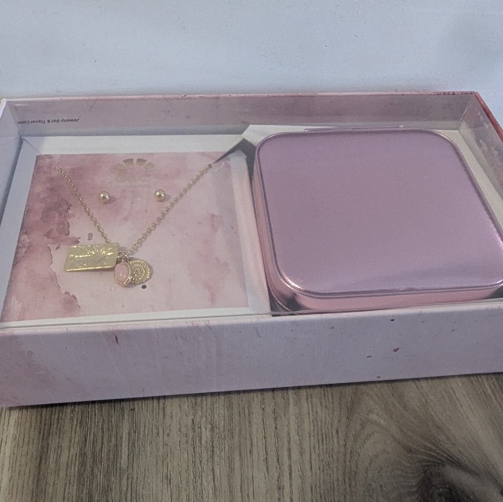 C&C California Gold and Pink Necklace Set